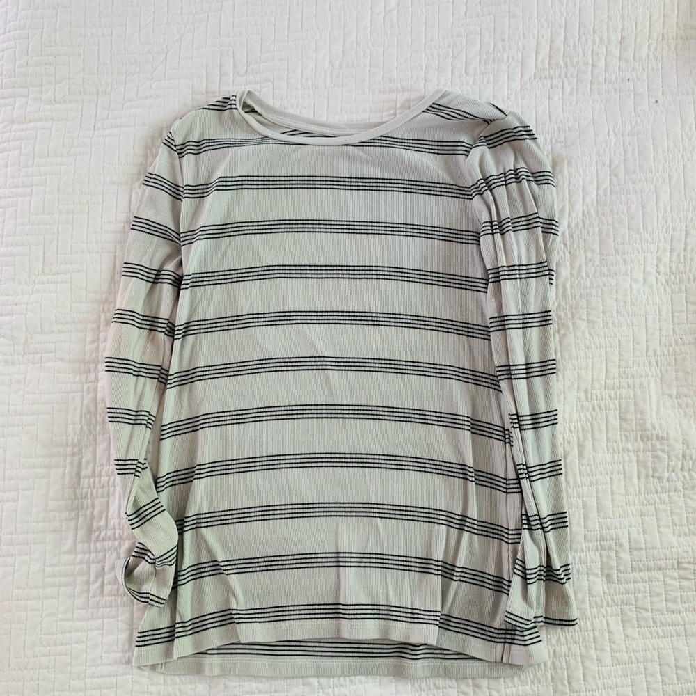 Black and white striped slim fit women’s tee
